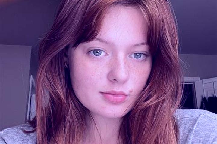 Avery, 25, a auburn green-eyed mixed companion based in Arc-et-Senans. Offering Overnight, BDSM, Massage, Travel Companion. Available for incall and outcall,...