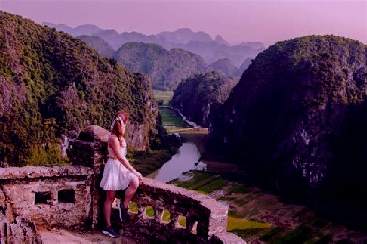 Avery, 25, a blonde hazel-eyed caucasian companion based in Ninh Binh. Offering Duos, Girlfriend Experience, Striptease. Available for incall and outcall, da...