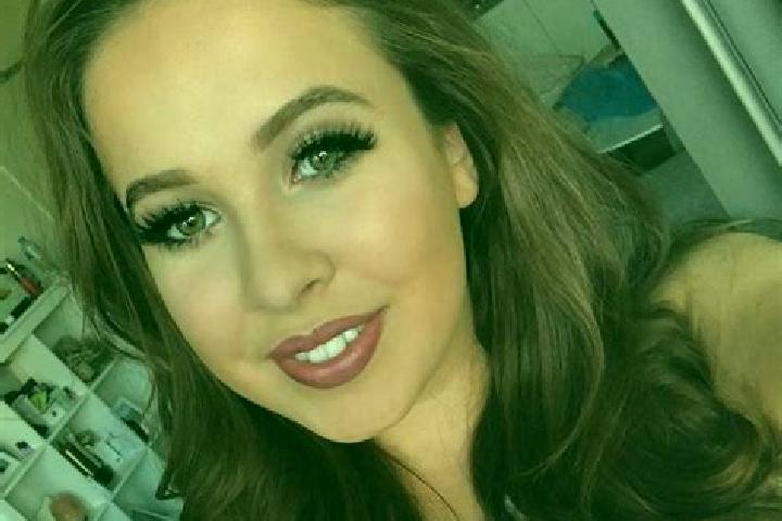 Avery, 25, a chestnut amber-eyed european companion based in Mhamid. Offering Party Girl, Striptease, Couples, CIM, Travel Companion. Available for incall an...