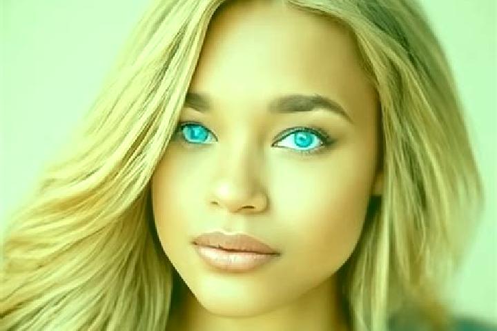 Avery, 25, a dark blonde blue-eyed latina companion based in Akekoua. Offering Duos, Deep French Kissing, Fetish, Dinner Date. Available for incall and outca...