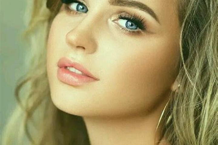 Avery, 25, a dark blonde blue-eyed mediterranean companion based in Little Marlow. Offering Prostate Massage, Party Girl. Available for incall and outcall, o...