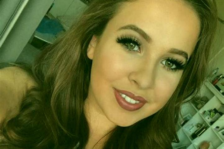 Avery, 26, a brunette grey-eyed caribbean companion based in Bhabhar. Offering Striptease, BDSM, OWO. Available for incall and outcall, overnight bookings av...