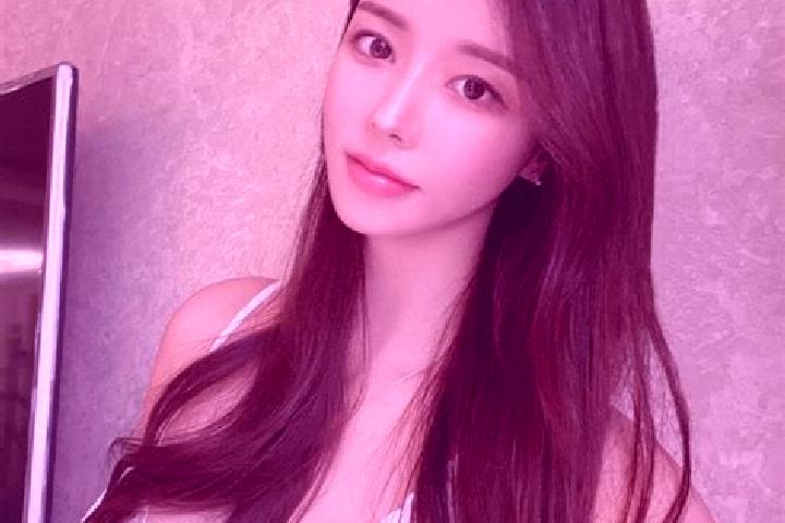 Avery, 26 — Escort in Jiangbazi, China