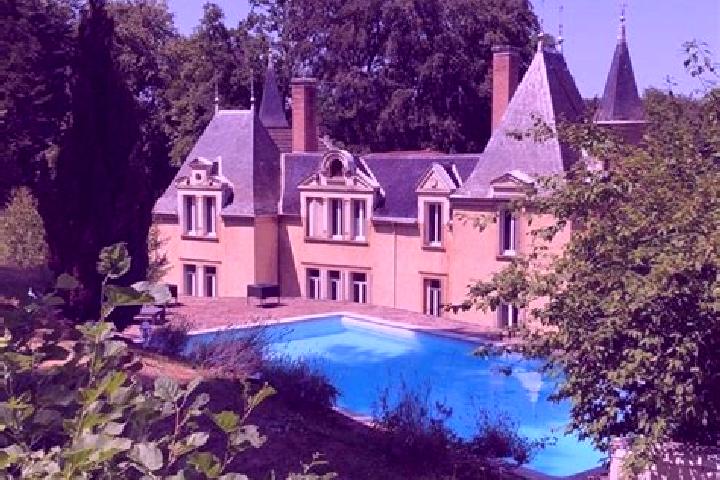 Avery, 26 — Escort in Villeneuve-de-Marc, France