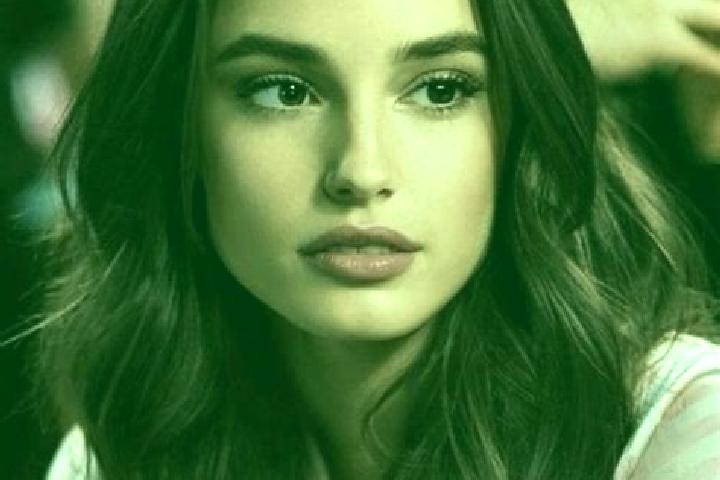 Avery, 27, a brunette brown-eyed indian companion based in Sokolovyy. Offering Dinner Date, Striptease, Deep French Kissing, Overnight, Massage. Available fo...