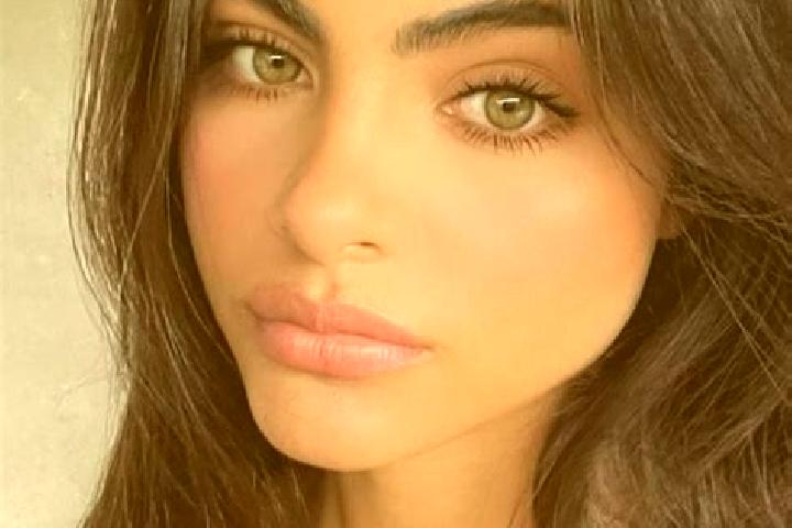 Avery, 27, a brunette dark-eyed indian companion based in Herme. Offering Party Girl, Erotic Massage, Striptease, 69, Couples. Available for incall and outca...
