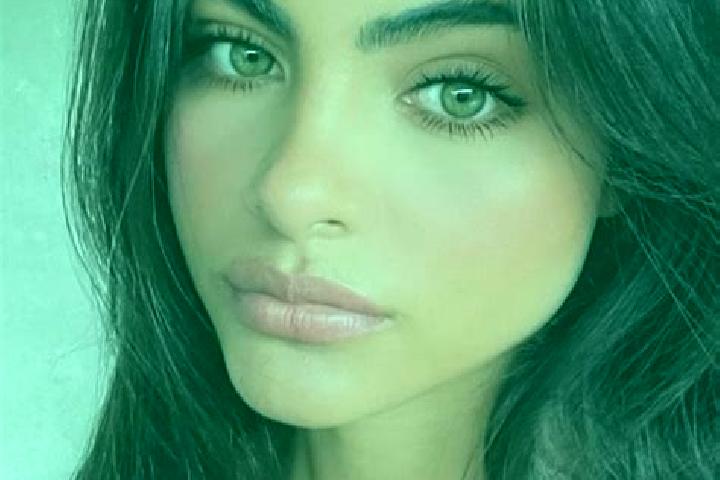 Avery, 27, a brunette green-eyed latina companion based in Malborn. Offering CIM, Massage, A-Level. Available for incall and outcall, overnight bookings avai...
