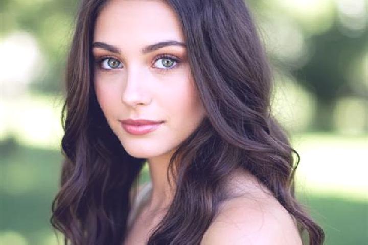 Avery, 27, a brunette hazel-eyed caribbean companion based in Frossos. Offering Travel Companion, Couples, Massage. Available for incall and outcall, day and...