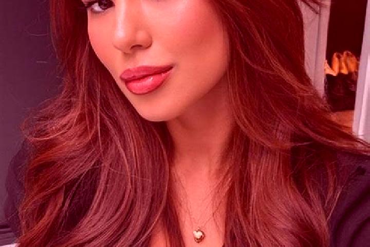 Avery, 27, a chestnut brown-eyed latina companion based in Cumpana. Offering Roleplay, Erotic Massage, Fetish. Available for incall and outcall, day and even...