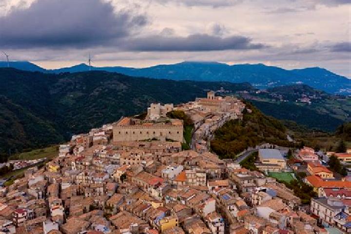 Avery, 27 — Escort in Montalbano Elicona, Italy