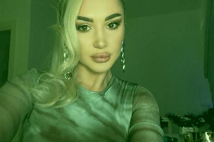 Avery, 28, a blonde amber-eyed indian companion based in Monticello Brianza. Offering Erotic Massage, 69, Travel Companion. Available for incall and outcall,...