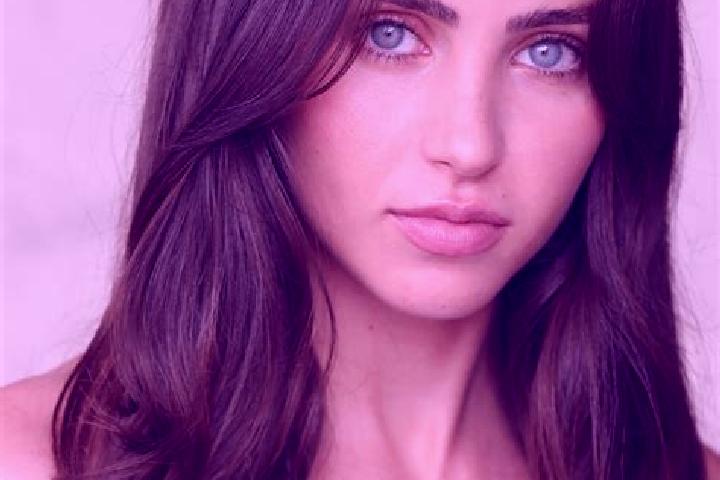 Avery, 28, a brunette grey-eyed mixed companion based in Oberlunkhofen. Offering Striptease, OWO, Overnight. Available for incall and outcall, day and evenin...