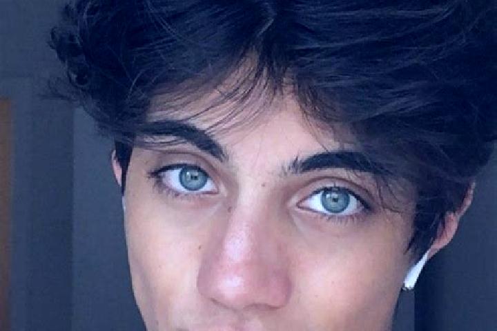 Avery, 28, a chestnut grey-eyed caucasian companion based in Selk. Offering 69, Dinner Date. Available for incall and outcall, overnight bookings available.