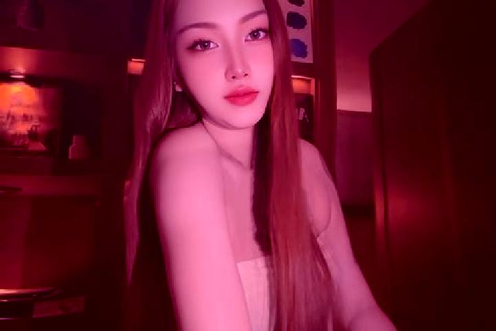 Avery, 28 — Escort in Jajar, Indonesia
