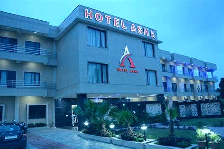 Avery, 28 — Escort in Kannauj, India
