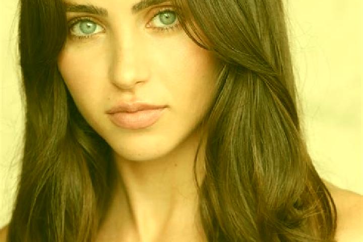 Avery, 29, a brunette amber-eyed latina companion based in Markland Wood. Offering Erotic Massage, Roleplay, GFE. Available for incall and outcall, overnight...