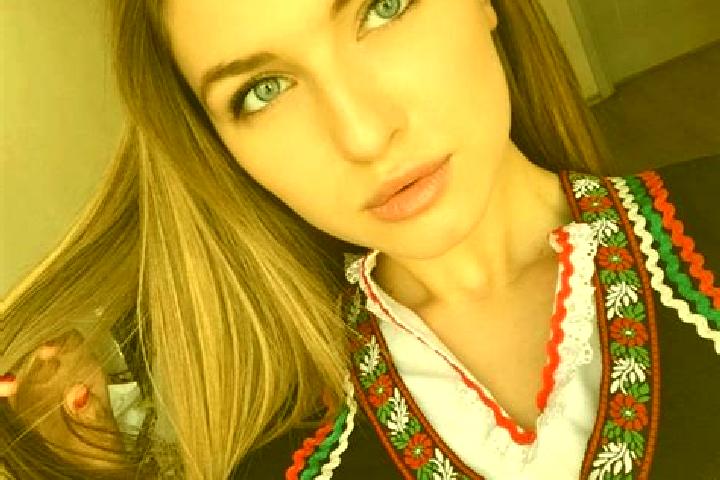 Avery, 29, a brunette green-eyed slavic companion based in Mukhtolovo. Offering Girlfriend Experience, Duos, OWO, Deep French Kissing, Massage. Available for...