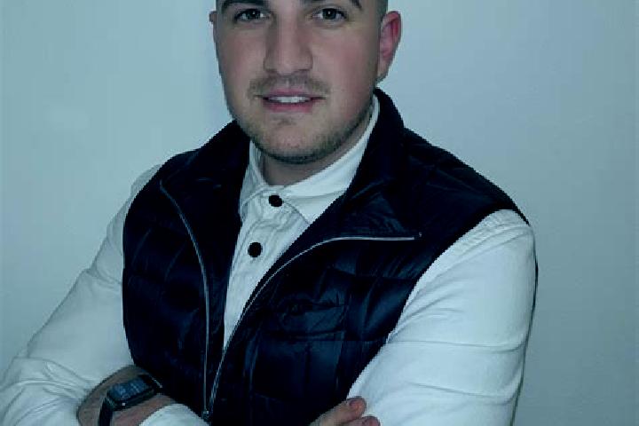 Avery, 29, a red dark-eyed middle eastern companion based in Sankt Marein bei Graz-Umgebung. Offering Massage, Duos, Erotic Massage, OWO. Available for incal...