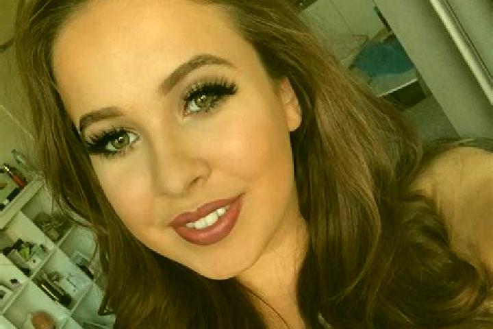 Avery, 29, a red grey-eyed slavic companion based in Cerro Branco. Offering Deep French Kissing, Roleplay, Girlfriend Experience, Massage. Available for inca...