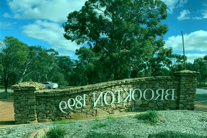Avery, 29 — Escort in Brookton, Australia