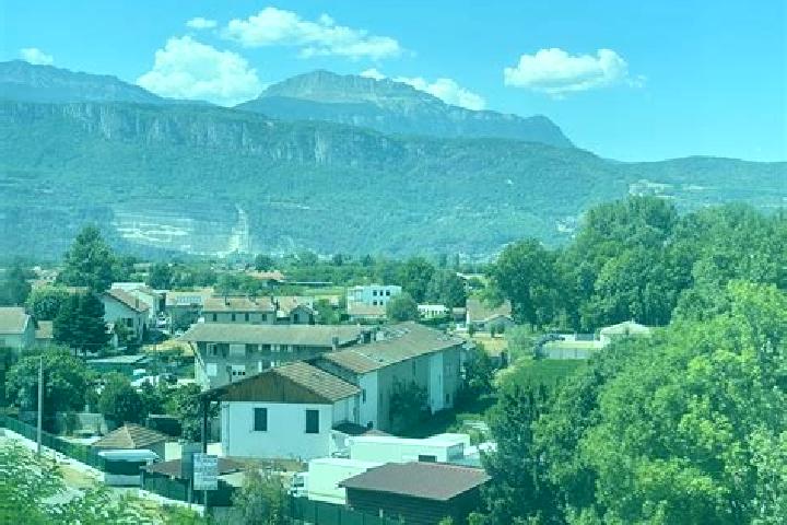 Avery, 29 — Escort in La Buisse, France