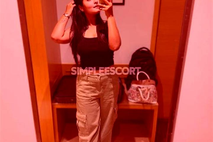 Avery, 30 — Escort in Kangra, India