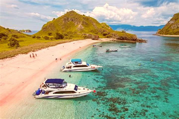 Avery, 30 — Escort in Labuan Bajo, Indonesia