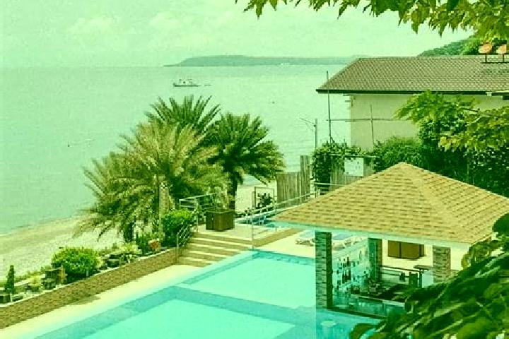Avery, 30 — Escort in Laiya, Philippines