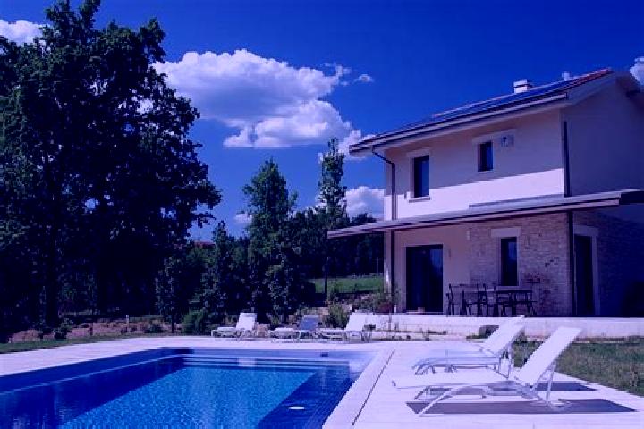 Avery, 30 — Escort in Petrignano, Italy