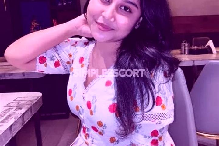 Avery, 30 — Escort in Valsad INA, India