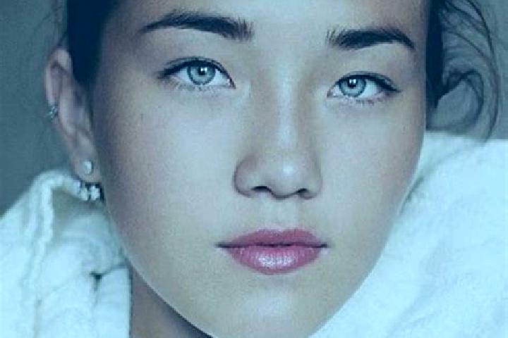 Avery, 31, a auburn blue-eyed asian companion based in Peak Hill. Offering BDSM, 69, Erotic Massage, Tantra. Available for incall and outcall, day and evenin...
