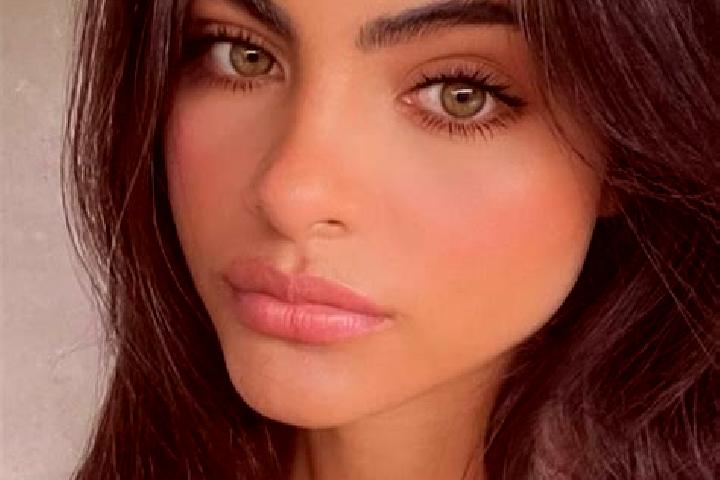 Avery, 31, a brunette green-eyed european companion based in Bremerton. Offering Duos, Deep French Kissing, Party Girl, Overnight, Roleplay. Available for in...