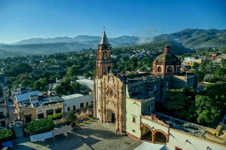 Avery, 31 — Escort in Alfredo V. Bonfil (Siete Ejidos), Mexico