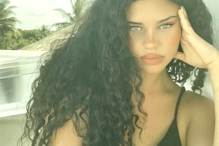 Avery, 32, a black grey-eyed latina companion based in Cimice. Offering Couples, Party Girl, Girlfriend Experience, CIM, Duos. Available for incall and outca...