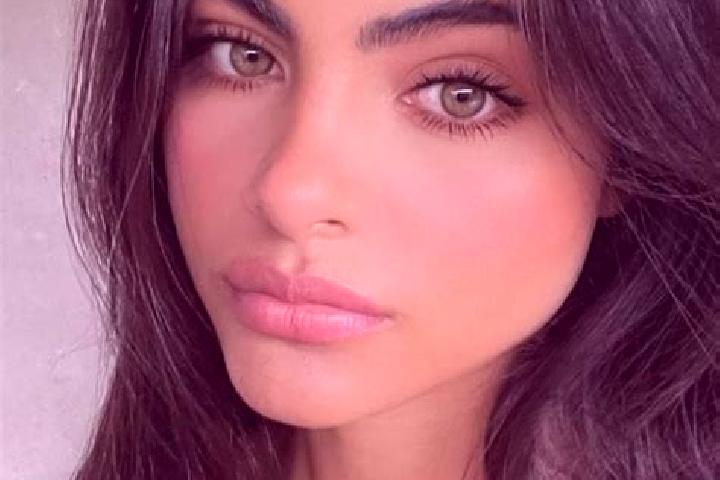Avery, 32, a brunette dark-eyed middle eastern companion based in Gavoi. Offering BDSM, CIM, Domination. Available for incall and outcall, overnight bookings...