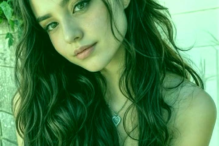 Avery, 32, a chestnut hazel-eyed middle eastern companion based in Vizcachane. Offering Party Girl, CIM, Couples. Available for incall and outcall, day and e...