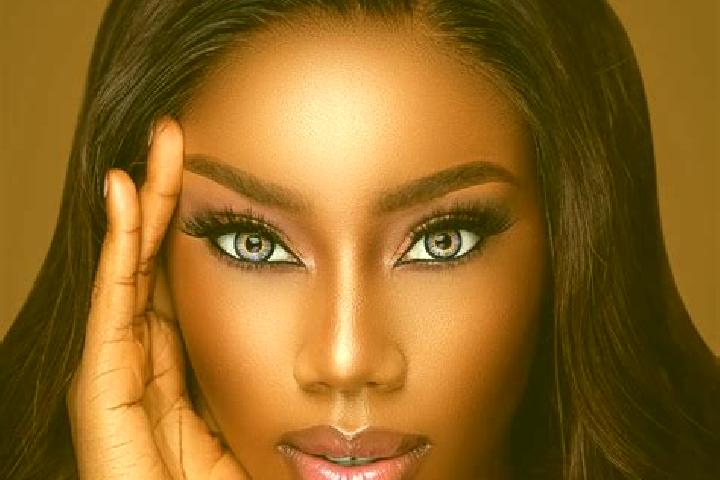 Avery, 32, a red blue-eyed ebony companion based in Balakirevo. Offering Roleplay, Duos, Fetish, Deep French Kissing. Available for incall and outcall, overn...