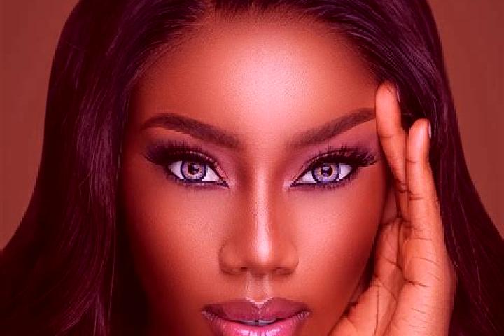 Avery, 32, a red blue-eyed ebony companion based in Rautavaara. Offering Fetish, Girlfriend Experience, Striptease, Tantra. Available for incall and outcall,...