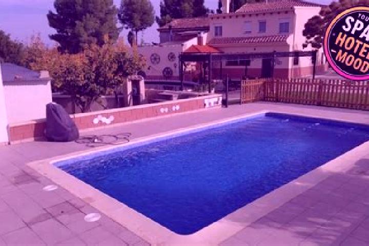 Avery, 32 — Escort in Caniles, Spain