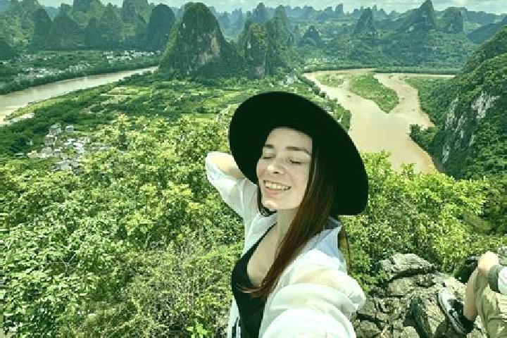 Avery, 32 — Escort in Longtoushan, China