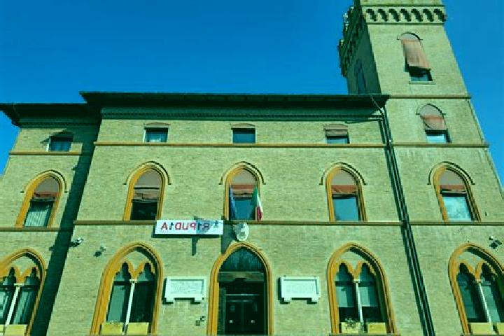 Avery, 32 — Escort in Santa Maria Codifiume, Italy