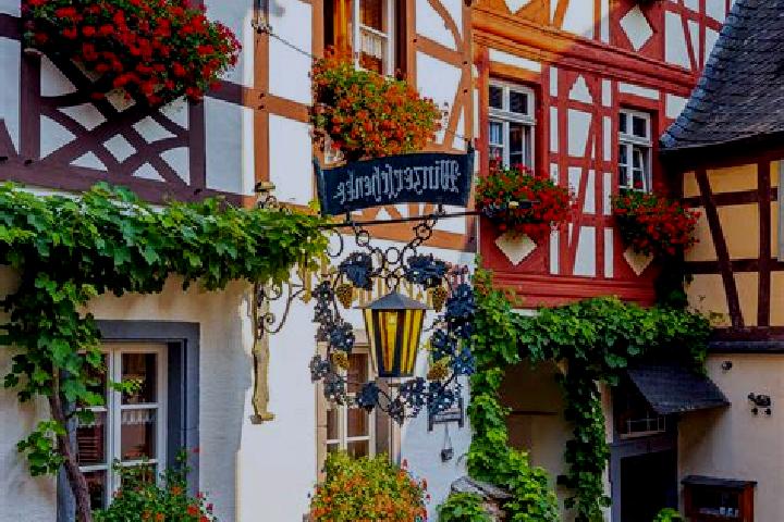 Avery, 32 — Escort in Schulldorf, Germany