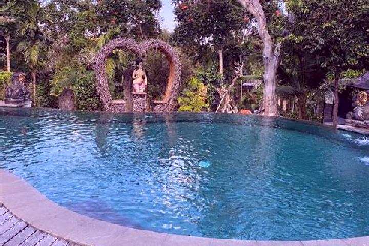 Avery, 32 — Escort in Sukawati, Indonesia