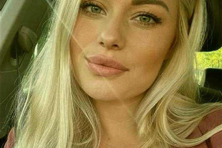 Avery, 33, a blonde hazel-eyed caribbean companion based in Grecesti. Offering Domination, Couples, Roleplay. Available for incall and outcall, overnight boo...