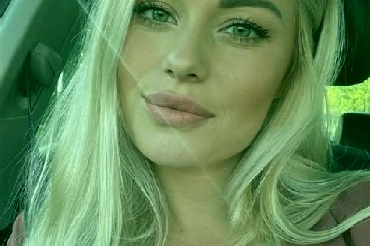 Avery, 33, a blonde hazel-eyed mixed companion based in Acuaco. Offering Fetish, Erotic Massage, Dinner Date, Striptease. Available for incall and outcall, o...