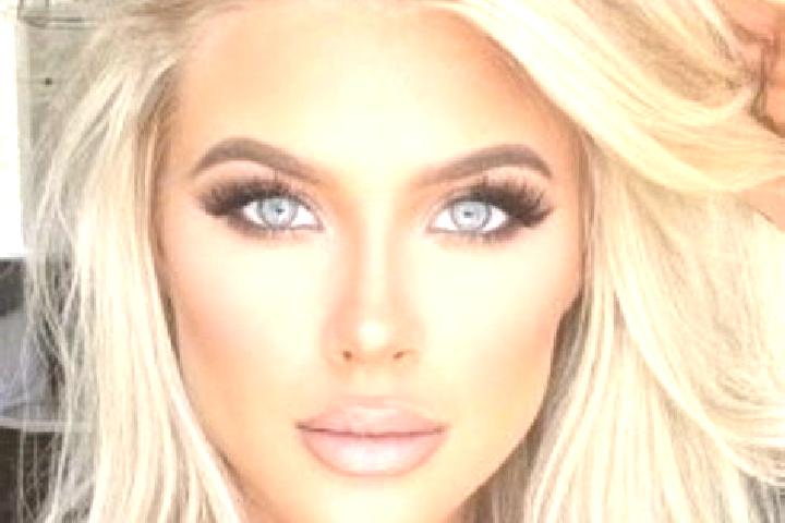 Avery, 33, a platinum blonde amber-eyed indian companion based in Ahoue. Offering OWO, Girlfriend Experience, Couples, Fetish, Travel Companion. Available fo...