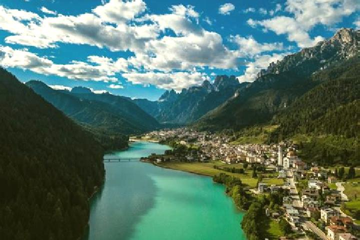 Avery, 33 — Escort in Lozzo di Cadore, Italy