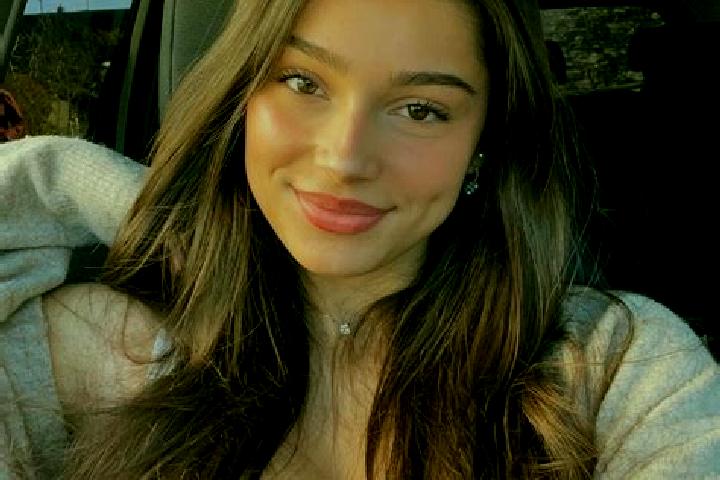 Avery, 34, a brunette grey-eyed european companion based in McColl. Offering Fetish, 69, Girlfriend Experience, A-Level, Party Girl. Available for incall and...