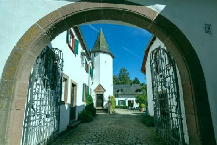 Avery, 34 — Escort in Dierfeld, Germany