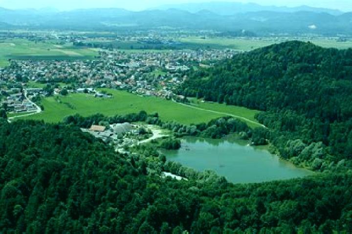 Avery, 34 — Escort in Menges, Slovenia
